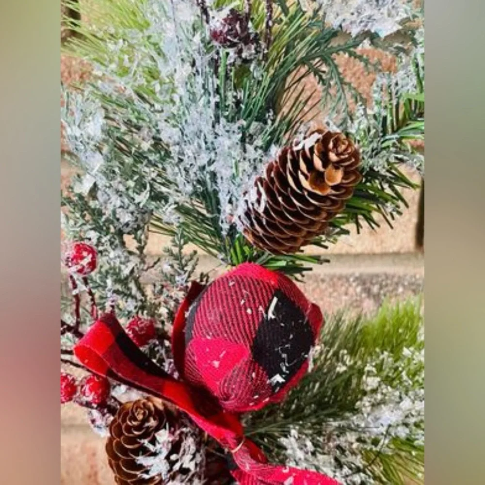 *Sparkle Buffalo Check Pine Spray